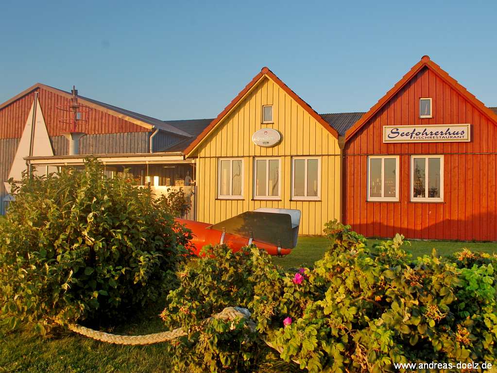 Maritimes Flair im Seefohrerhus am Yachthafen von Wittd&uuml;n.