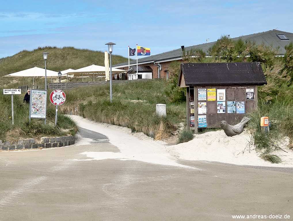 Das Restaurant Strandpirat liegt direkt am Strand&uuml;bergang von Nebel.