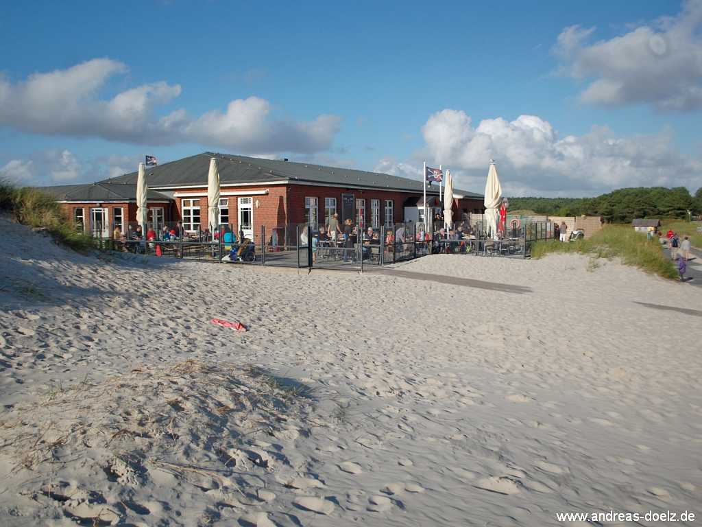 Nach einem langen Strandtag l&auml;dt der Strandpirat zum Abendessen ein.