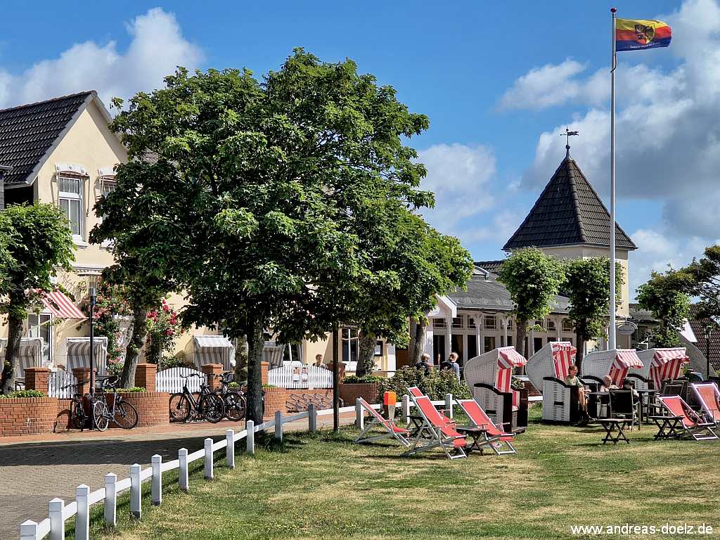 Der Hotelkomplex H&uuml;ttmann an der nach dem Hotel benannten H&uuml;ttmannwiese