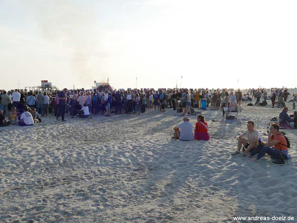 Sonnenwendfeier am Strand von Nebel auf Amrum Bild42