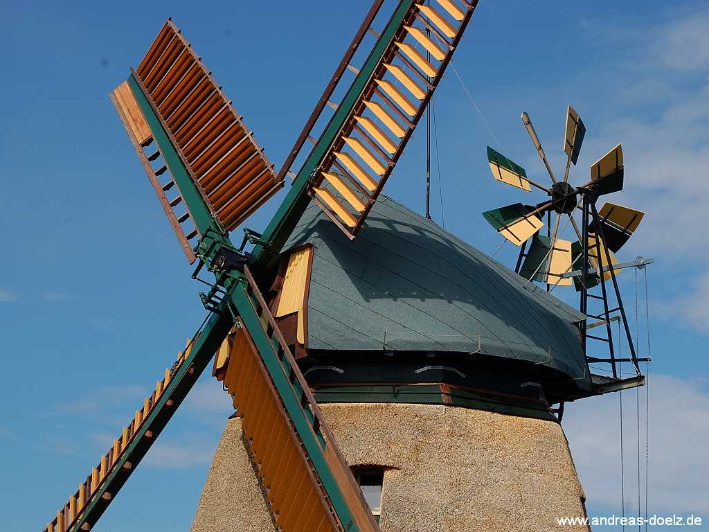 Wind-Mühle Nebel Amrum Bild02